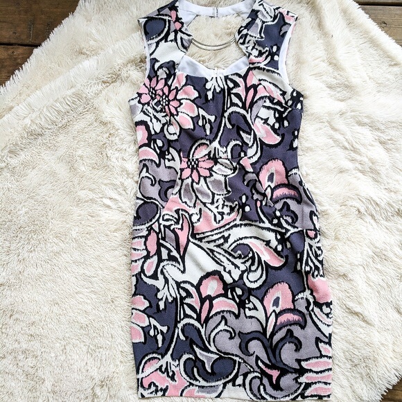 Dresses & Skirts - 🌸Bisou Bisou gorgeous bodycon type dress 🌸